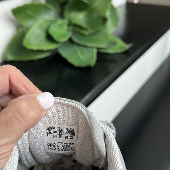 Adidas Samoa Women’s Sneakers Size 6- fit like a size 7 - Picture 8 of 8